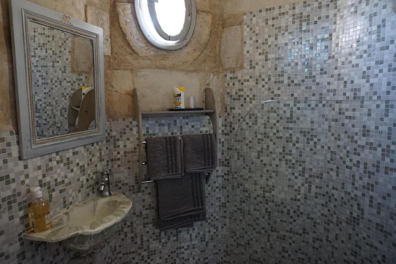 Bed and Breakfast Les Deux Tours Brignon Esterno foto